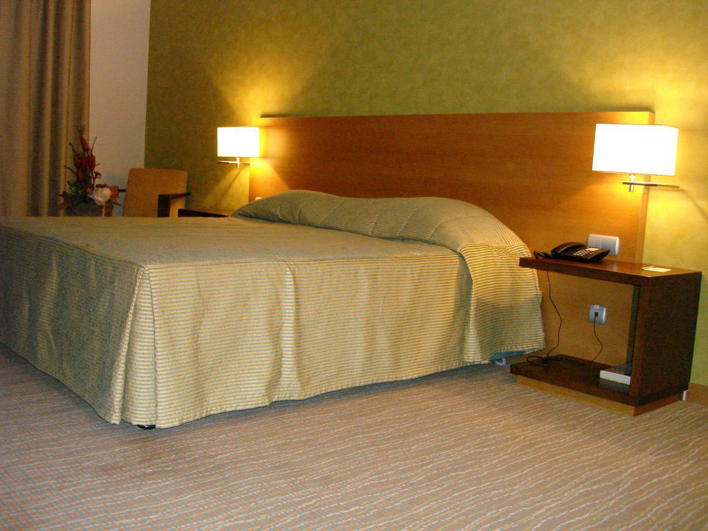 Hotel Lusitania Congress & Spa Guarda Pokój zdjęcie